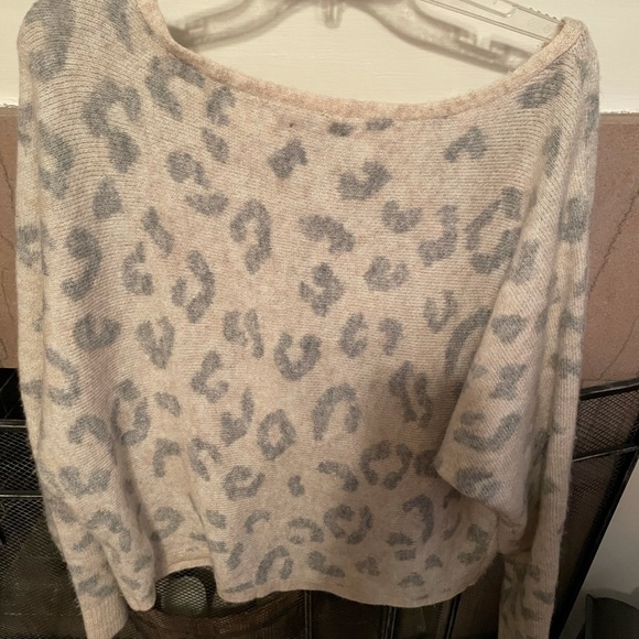 Abercrombie & Fitch Sweater - Picture 3 of 4